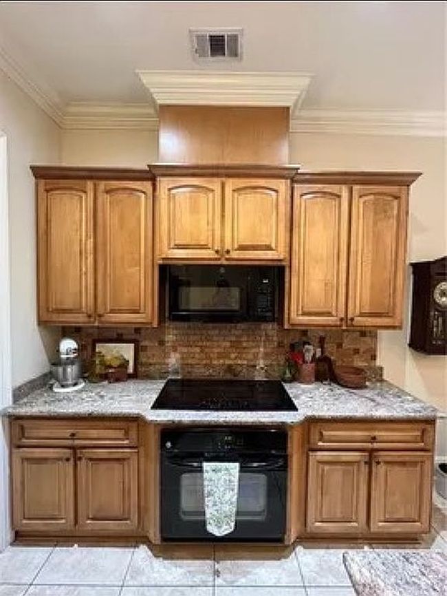 Image of 2109 Hyde Park Ave E