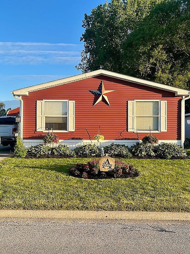 Photo of 5241 Canterbury Ave