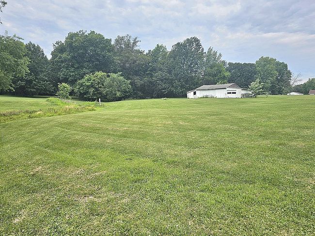 Photo of 10599 N Hickory Ln, Casey, IL