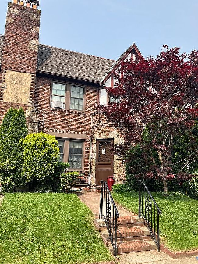 Photo of 347 Bauer Pl, Mineola, NY
