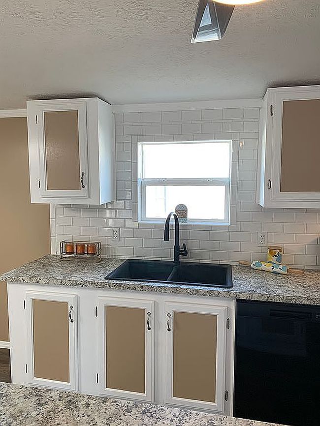 Image of 851 Laurel Cir
