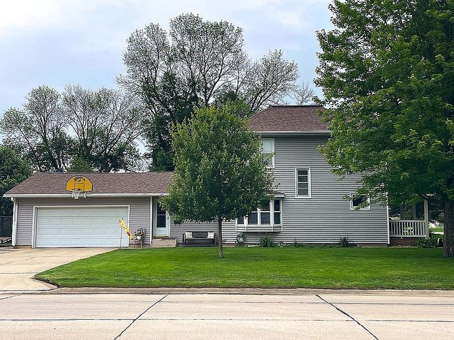 Photo of 490 W 11th St, Garner, IA