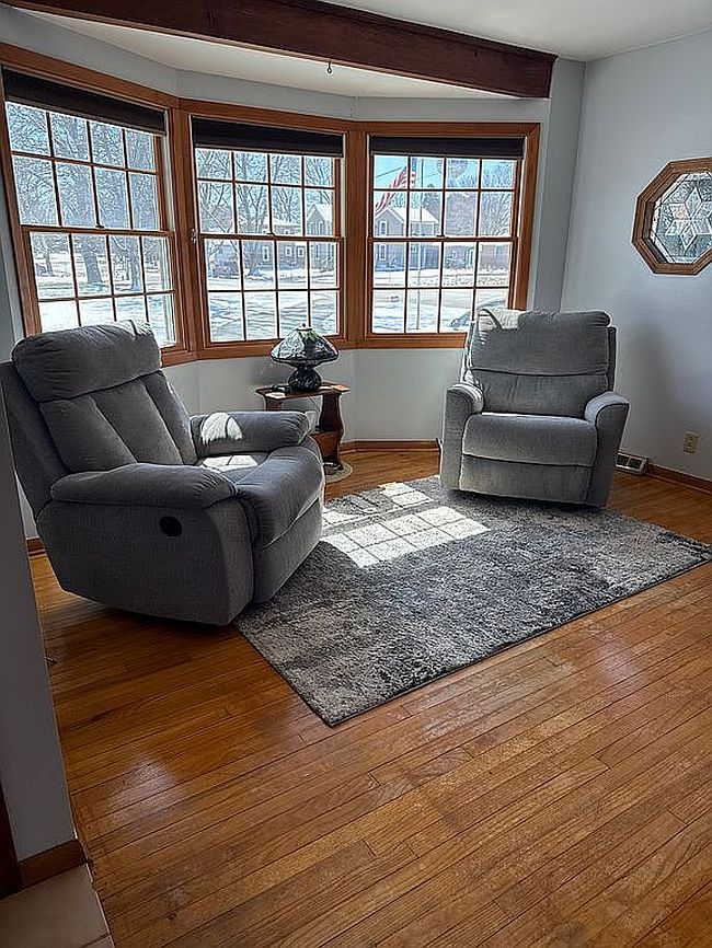 Image of 302 N Hiawatha St