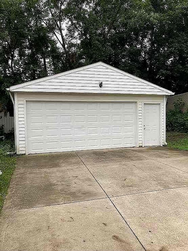 Additional photo 1 of property located at 1905 Creston Ave