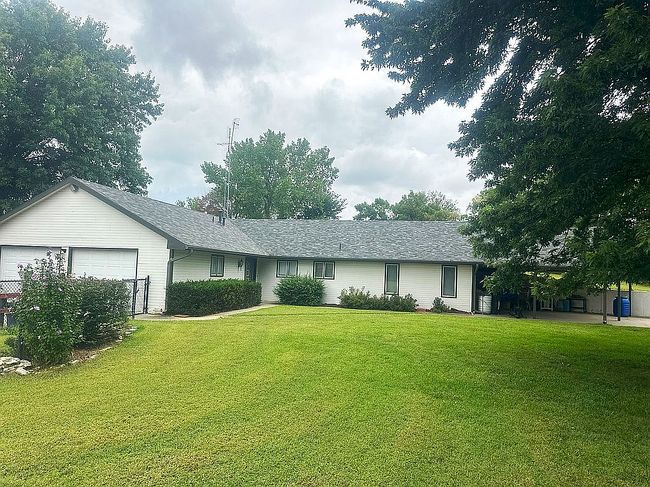 Photo of 2700 Meadowlark Dr