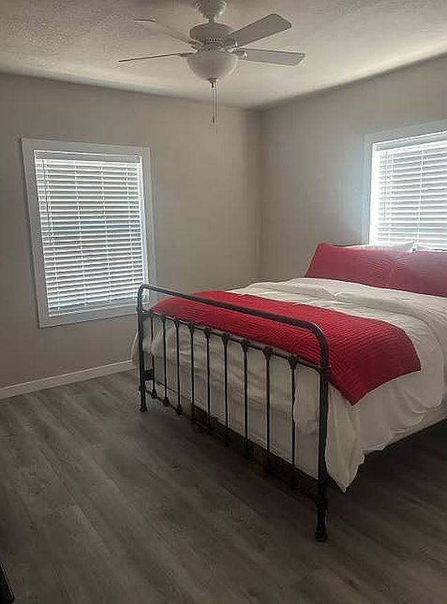 Image of 611 E Avenue C