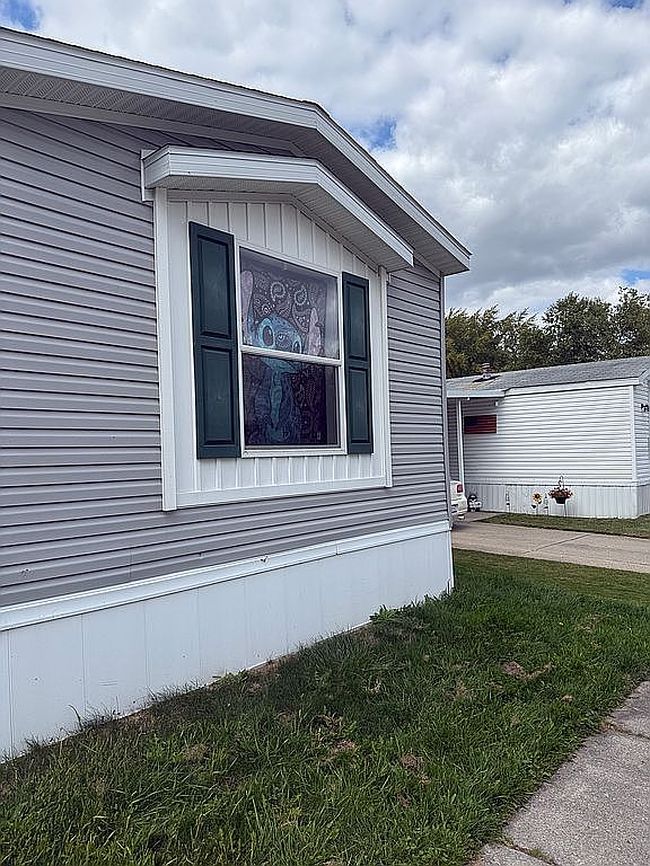 Photo of 38053 Le Chateau Blvd
