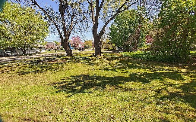 Photo of 802 Broadway Ave, Owosso, MI