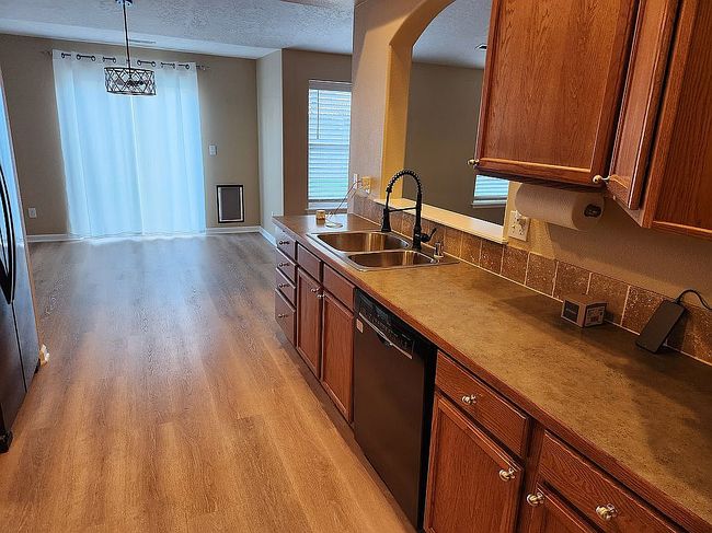 Photo of 1860 Crab Apple Cir, West Richland, WA