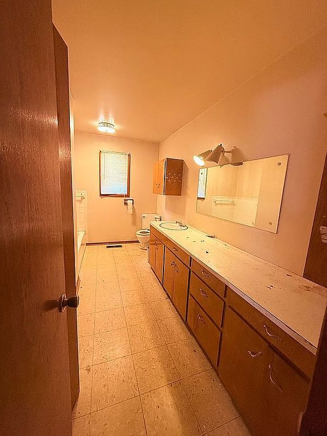 Photo of 619 W 3rd St, Beggs, OK