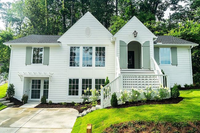 Photo of 327 E Glenwood Dr, Homewood, AL