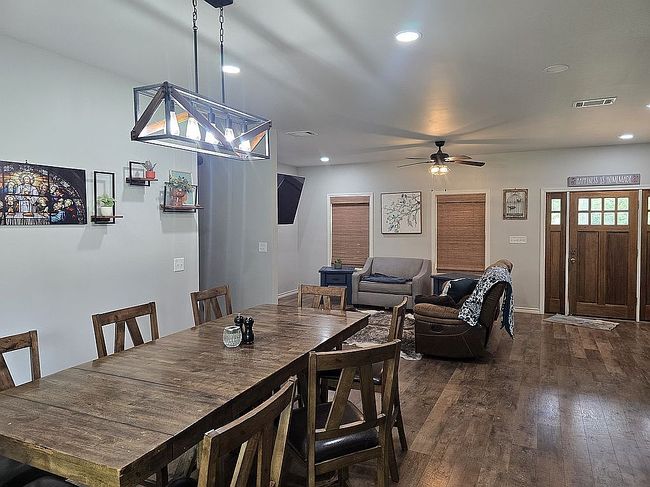 Image of 705 John St