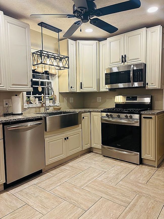 Image of 567 Williams St