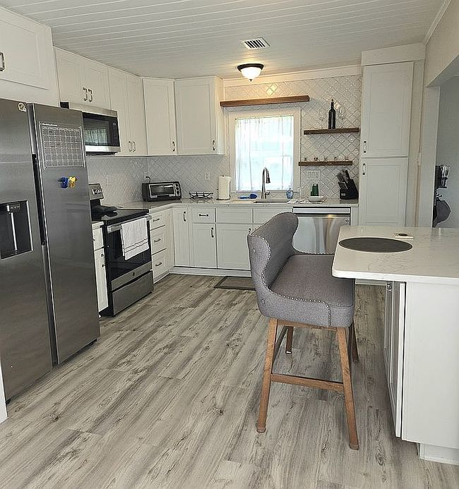 Photo of 21400 Lake Sharon Dr, Land O Lakes, FL