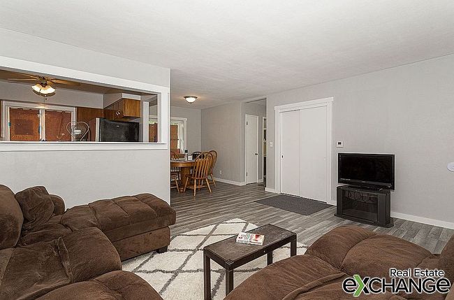 Photo of 1607 Bellevue Ave, Bettendorf, IA