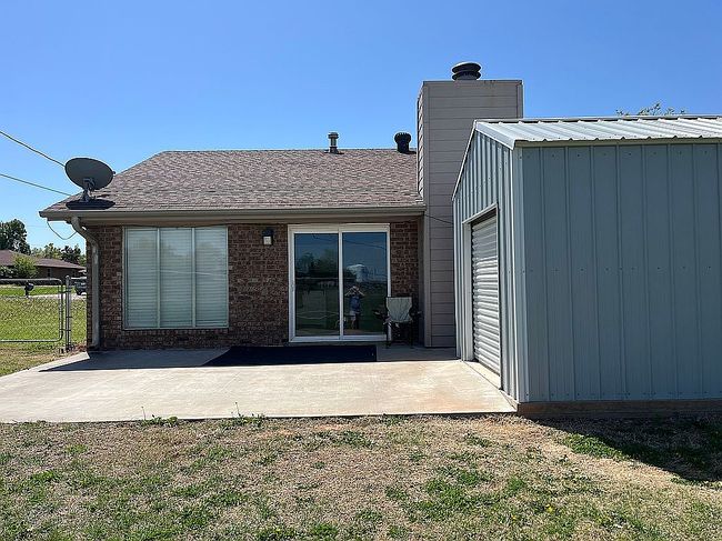 Image of 1402 E Will Rogers Dr