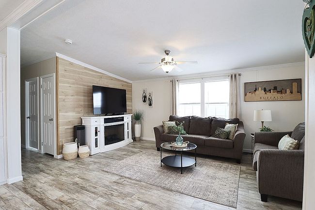 Additional photo 2 of property located at 4039 Seneca Pkwy