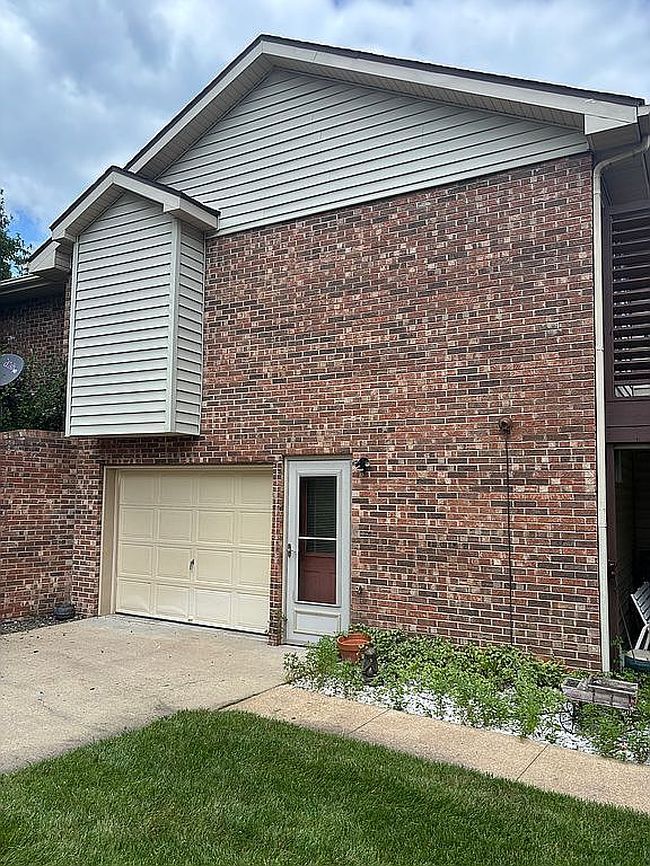 Photo of 2911 Sunny Brook Ct, Jefferson City, MO