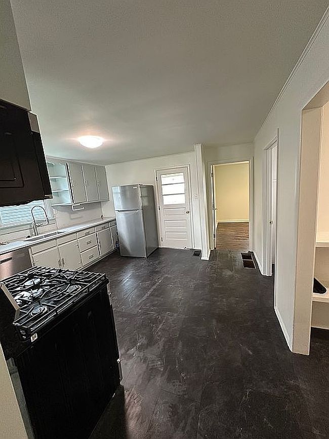 Additional photo 1 of property located at 510 Letcher St