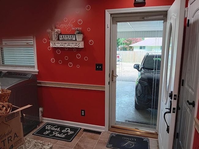 Image of 1015 Lake Dr