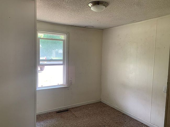 Photo of 368 W Barton St, Newaygo, MI