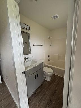 Image of 5201 Diamond Dr