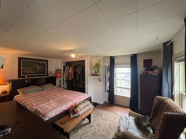 Photo of 214 Harrison Ave, Berkeley Springs, WV