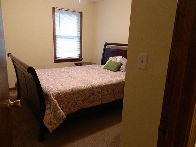 Image of 902 Creekside Dr #E