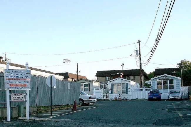 Image of 190 W 24th St Trailer D5