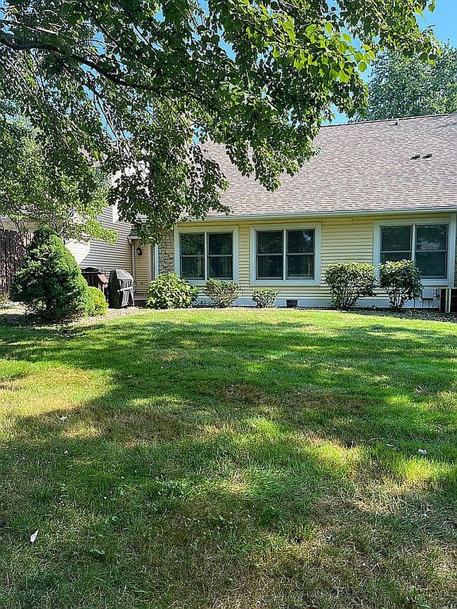Photo of 23 Chimney View Ln, Springfield, IL