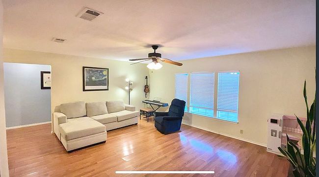 Photo of 1721 E Bankhead Dr, Weatherford, TX