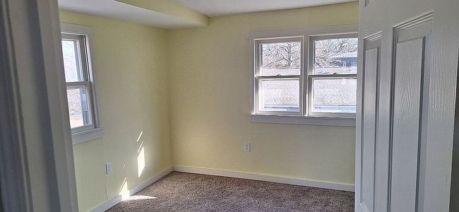 Image of 338 Ne Pine St