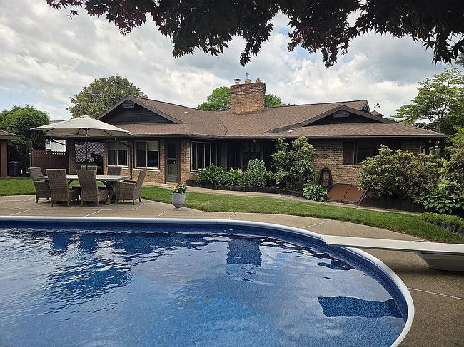 Image of 10 Pine Rd