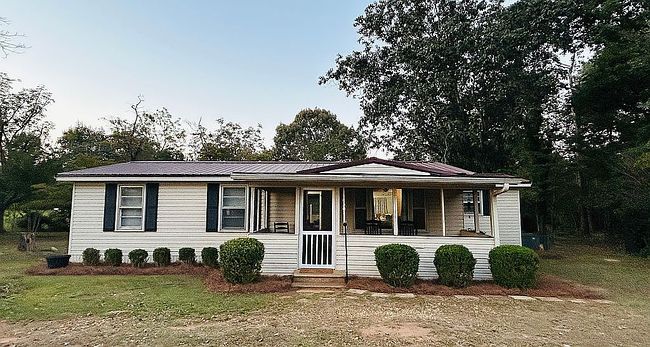 Photo of 450 Candy Cane Ln