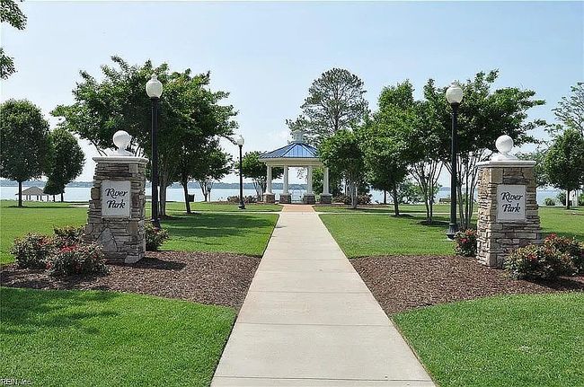 Photo of 212 Stowe Dr, Suffolk, VA