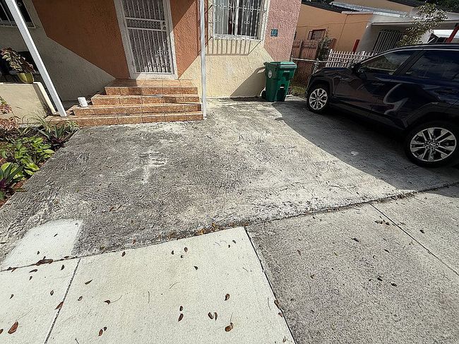 Image of 677 Nw 45th St