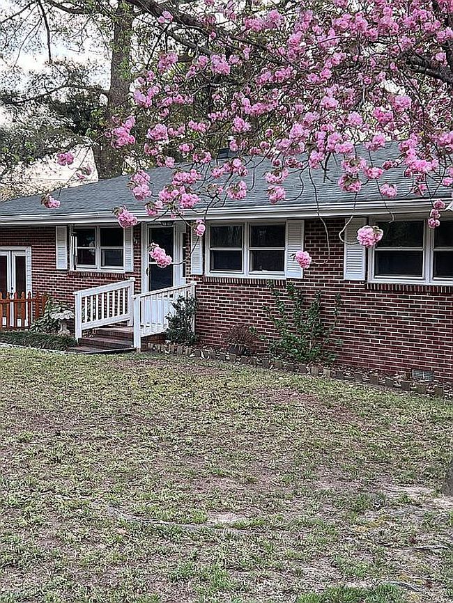 Image of 308 Lakeside Dr