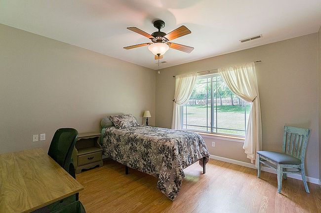 Photo of 2742 O Ave Nw #A, Cedar Rapids, IA