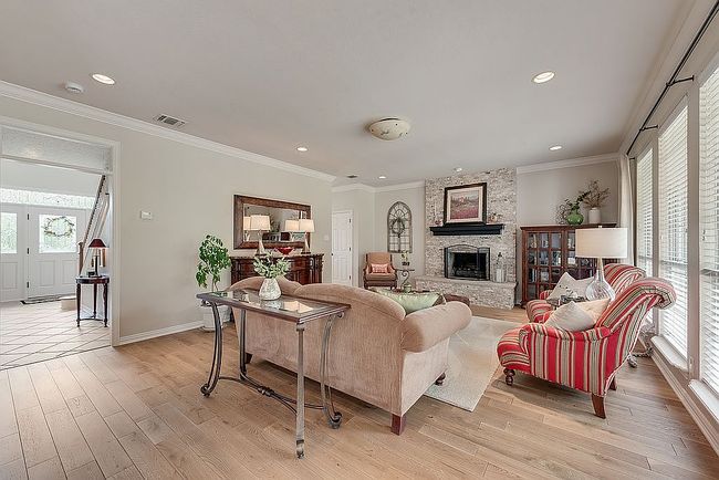 Photo of 801 Bent Tree Dr, Euless, TX