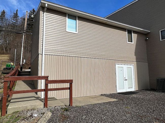 Image of 106 W Main St
