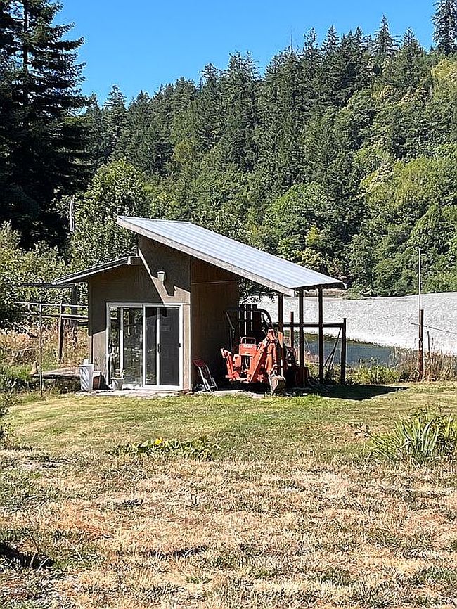 Photo of 99898 S Bank Chetco Rd, Brookings, OR