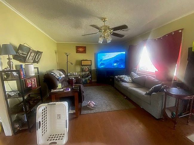 Image of 3242 S Marion Ave
