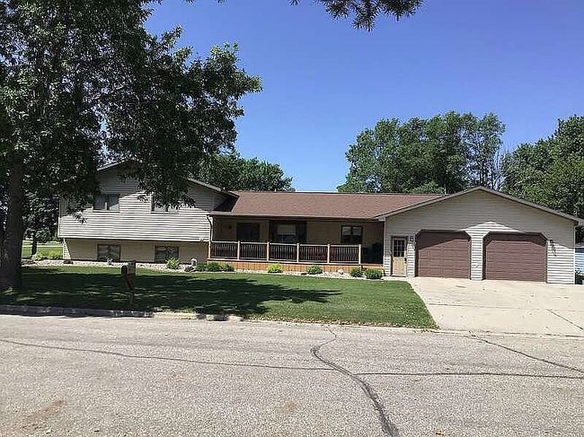 Photo of 506 5th St, Wyndmere, ND