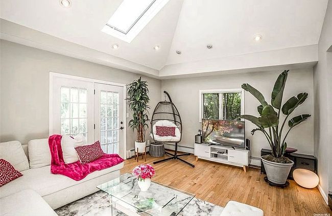Photo of 3251 Neptune Ave, Oceanside, NY
