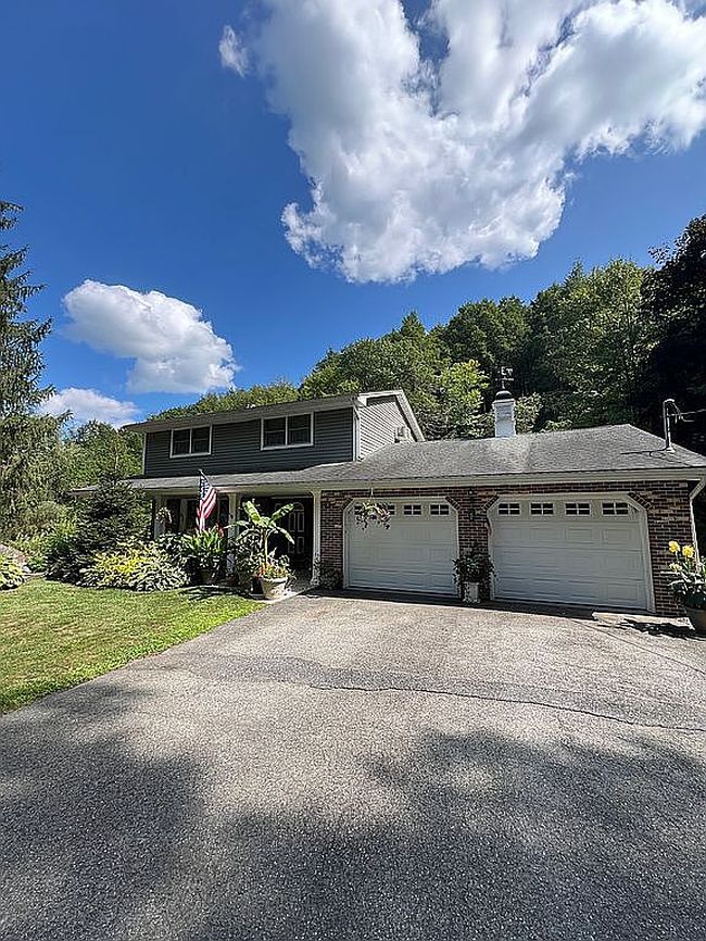 Photo of 3190 Stagecoach Rd W, Palmerton, PA