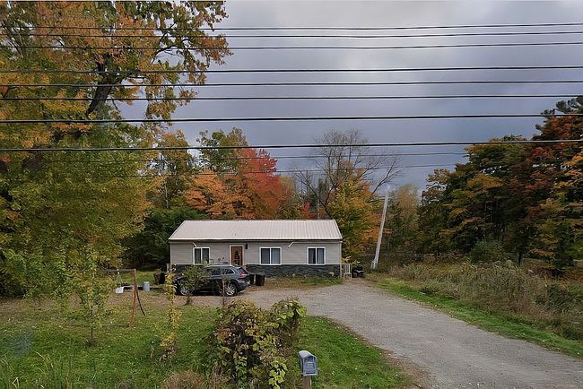 Photo of 595 Main St, Lincoln, ME