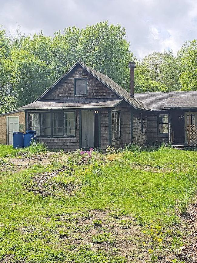 Photo of 10151 Button Rd, Belding, MI