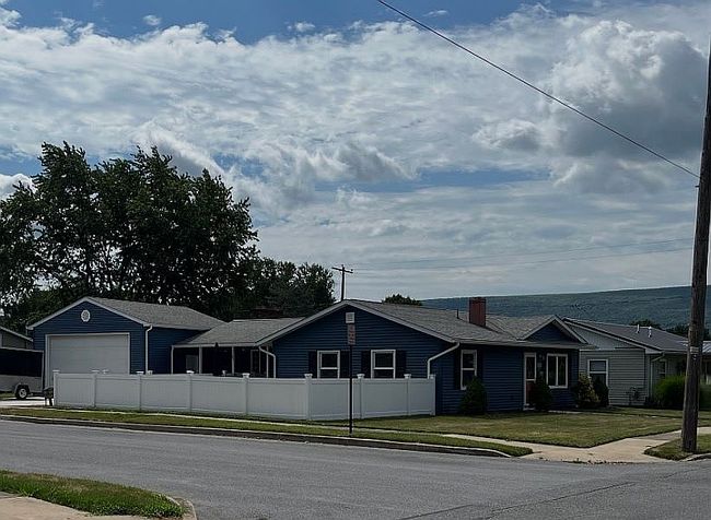 Photo of 912 Allen St, Montoursville, PA