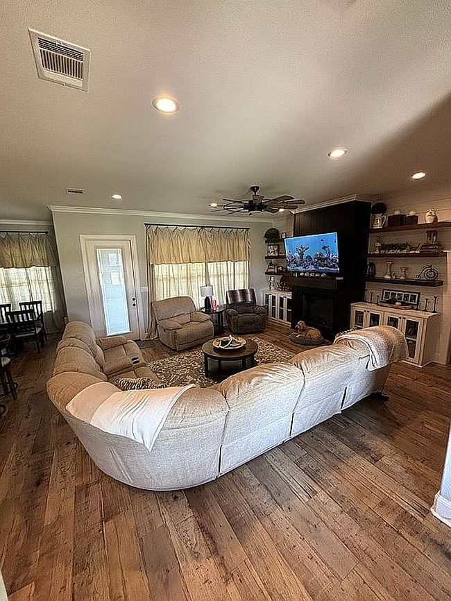 Photo of 21818 Country Mdws, Bullard, TX