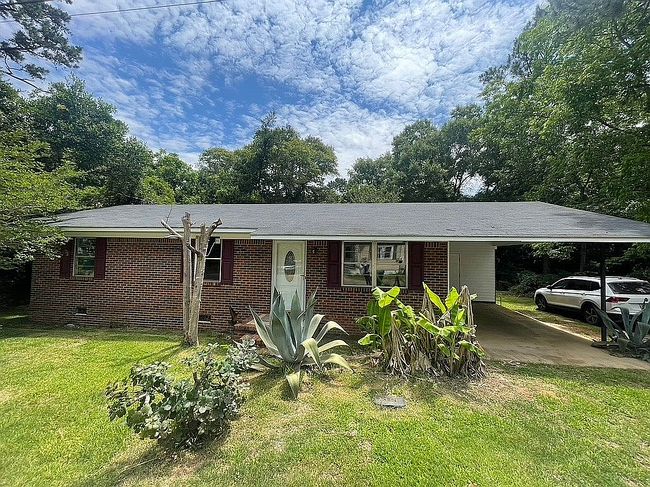 Photo of 954 Summit Dr Se, Dawson, GA